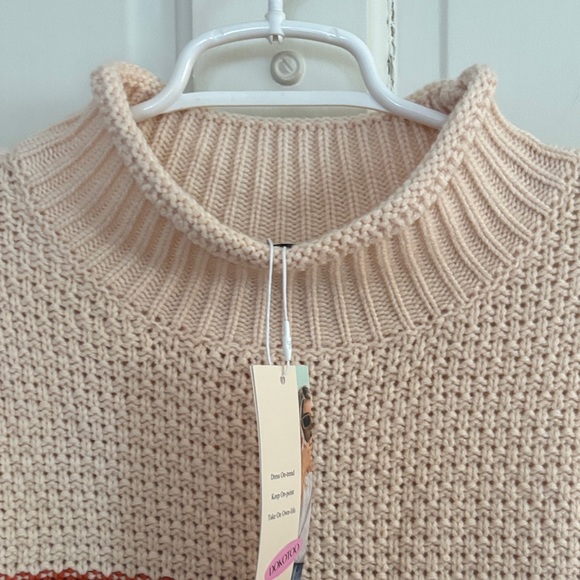 Elegant Colorblock Turtleneck Sweater - Pink, Orange, and Gray - Picture 5 of 9